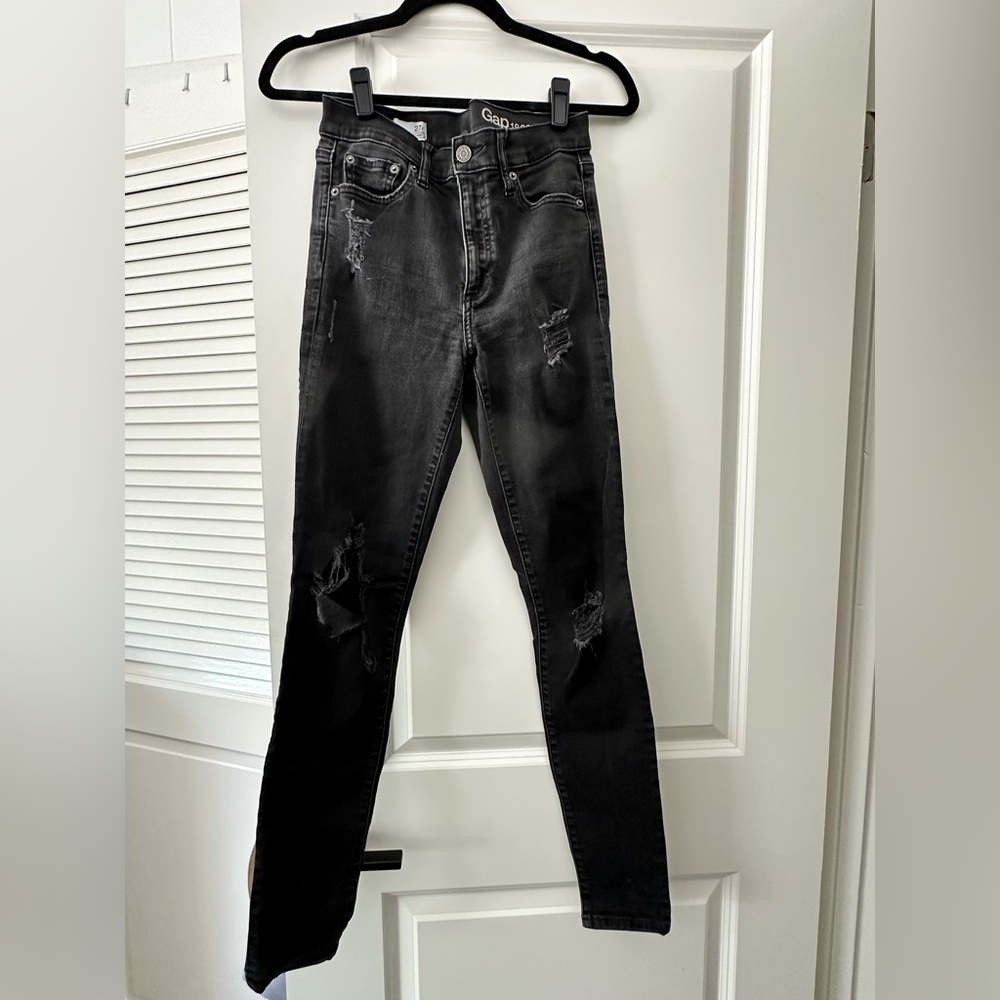Washed Out black GAP 1969 distressed stretchy jeans size 27R